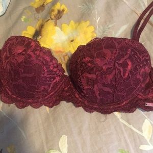 32A Maroon VS pink bra